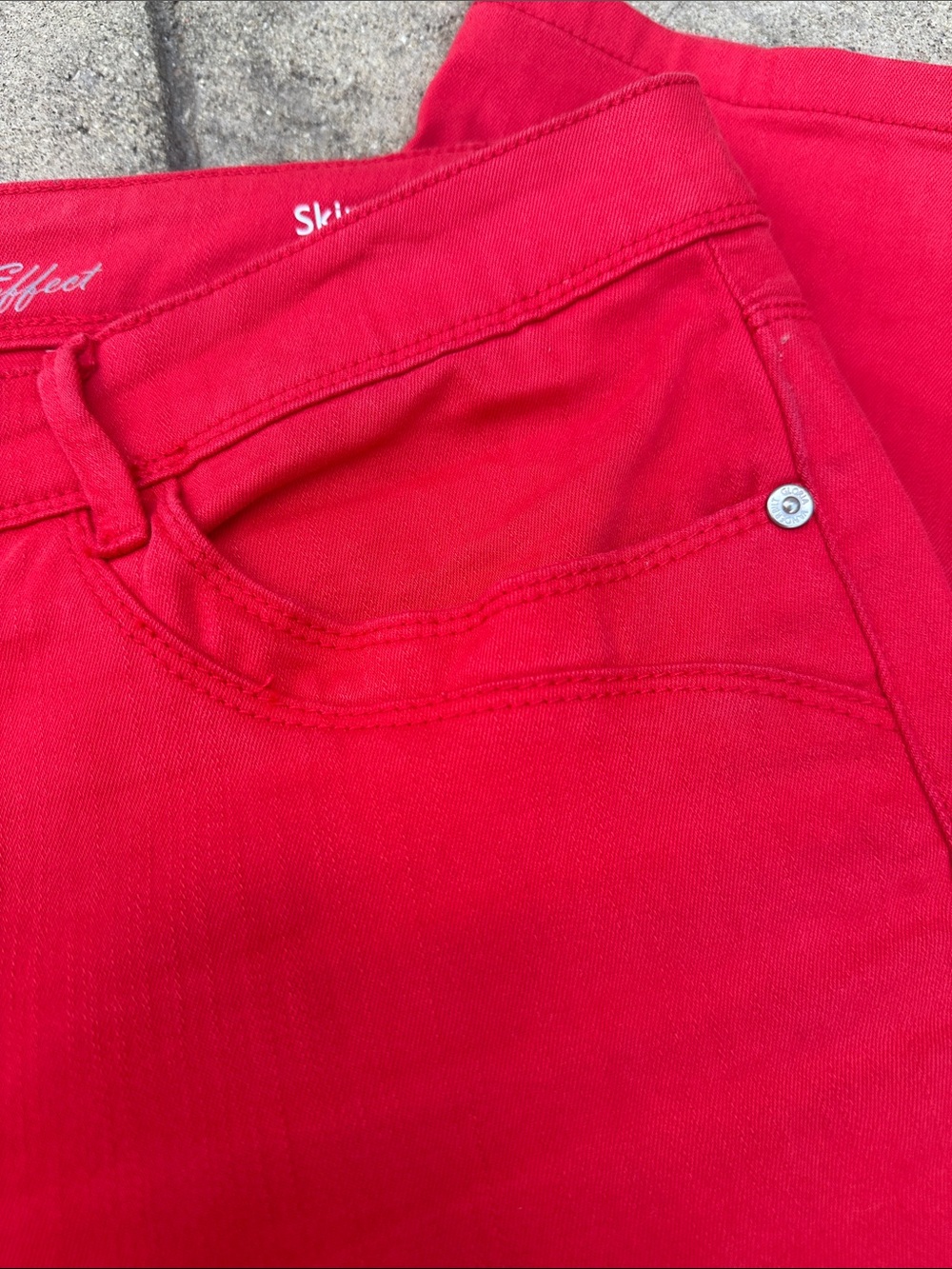 Gloria Vanderbilt All-Around Slimming Effect Skimmer - Picture 2 of 6